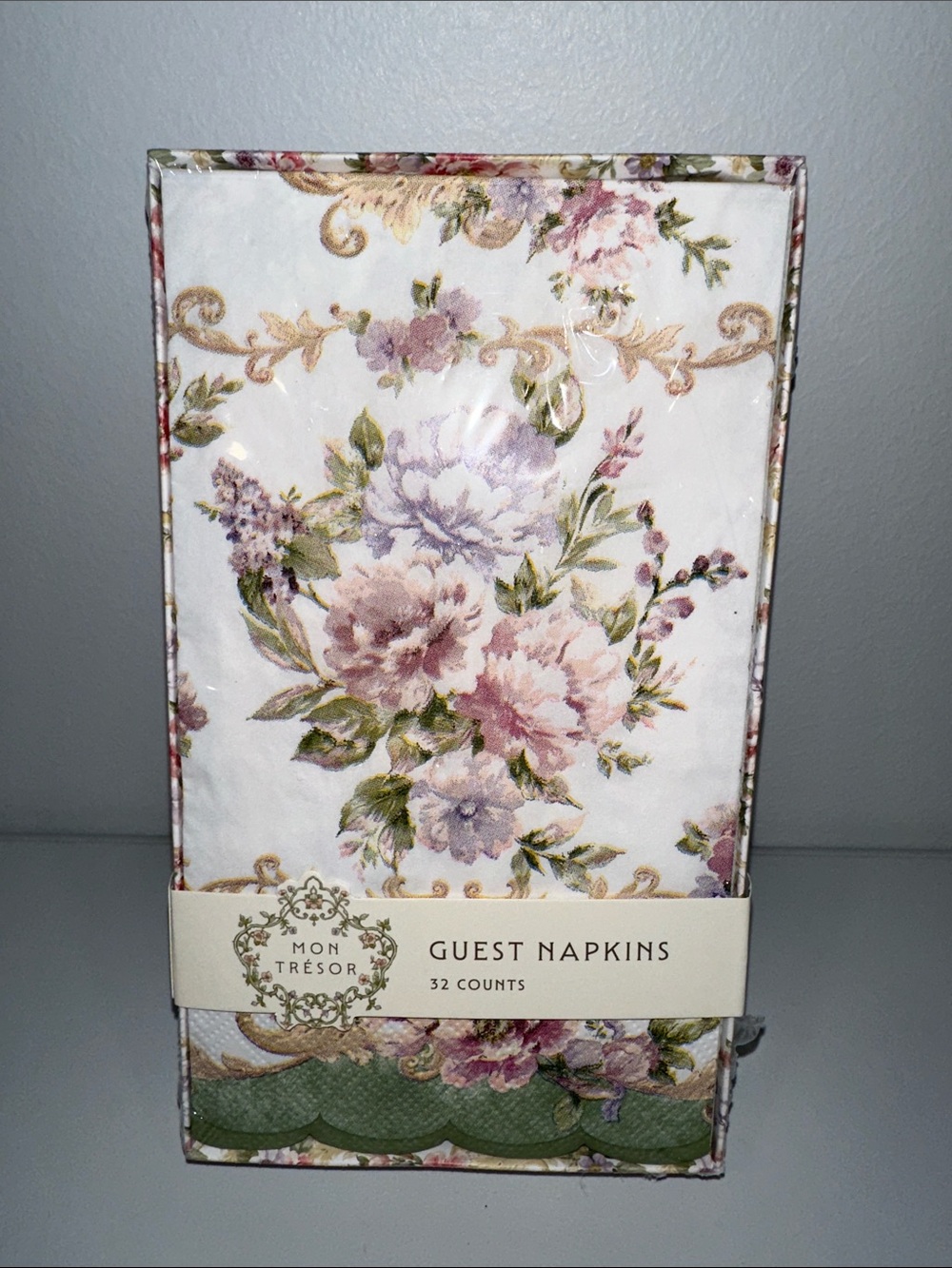 MON TRESOR WHITE PINK GREEN PURPLE floral scalloped 32 Guest Napkins in a Box